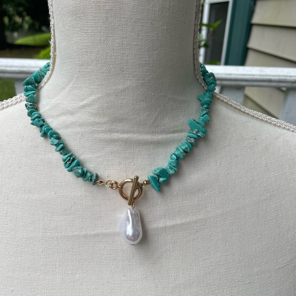 NEW ARRIVALS STATEMENT NECKLACE - Picture 6 of 16